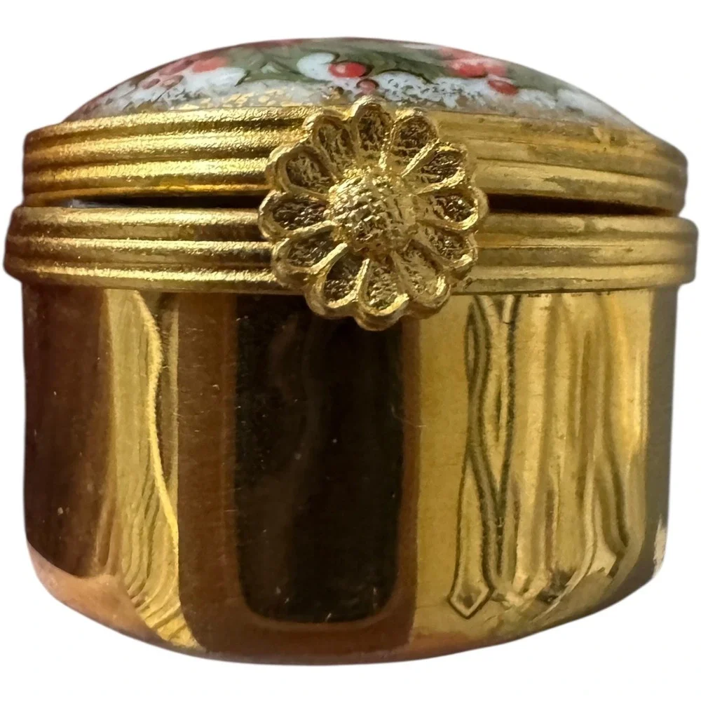 L'Artoria Limoges France Trinket Box Christmas Holly Wreath Bow Gold Tone Hinged